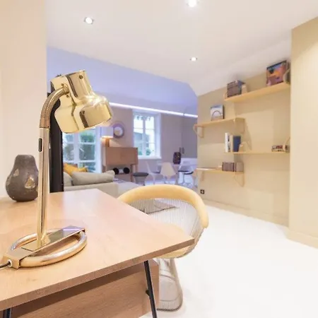 Center Le Marais By Studio Prestige