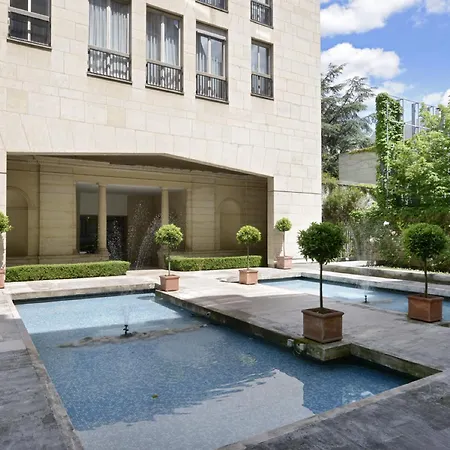 Center Le Marais By Studio Prestige Parigi